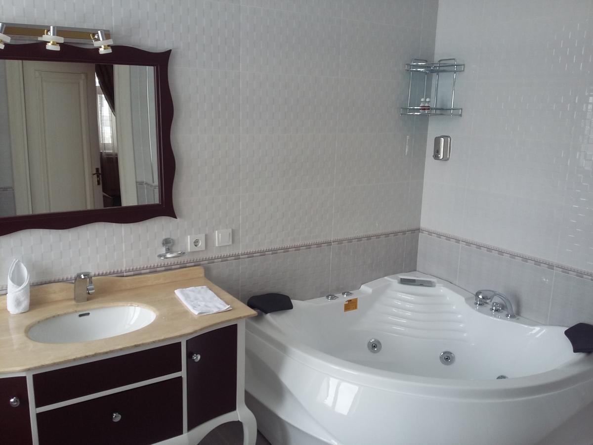 Hotel Afrosiyob Qarshi Ngoại thất bức ảnh