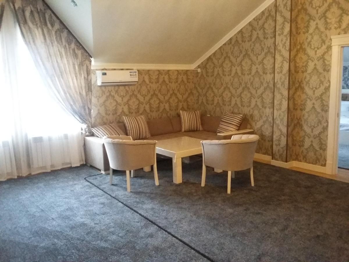Hotel Afrosiyob Qarshi Ngoại thất bức ảnh